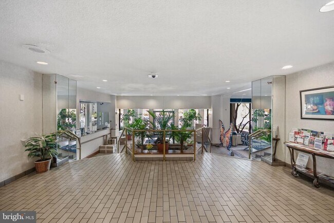 Photo - 5340 Holmes Run Pkwy Unit 704