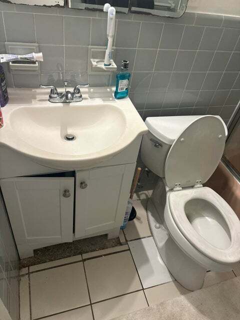 Photo - 171 SE 28th Ave