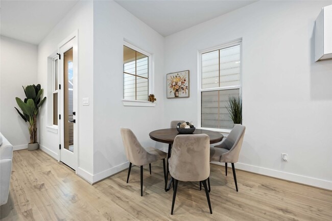 Photo - 8020 Westglen Dr