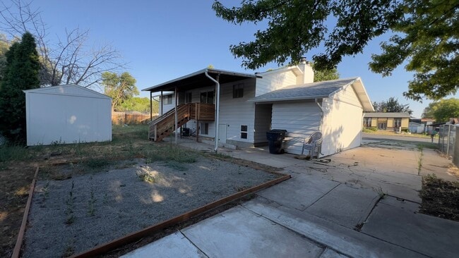 Photo - 846 W 2600 N