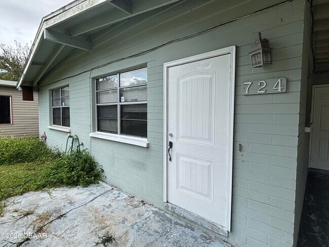 Photo - 724 Greenway Pl