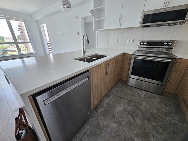 Photo - 11703 Fraser St