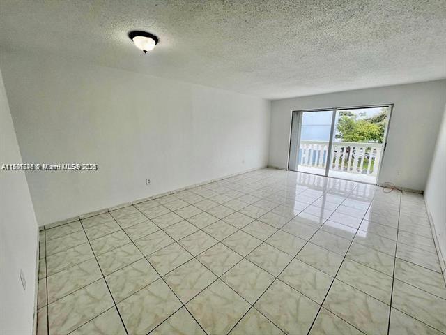 Photo - 15221 NE 6th Ave Unidad A301 Rental