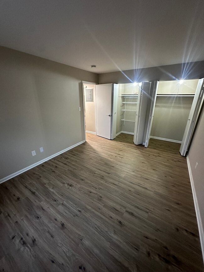 8 Cedar Ave