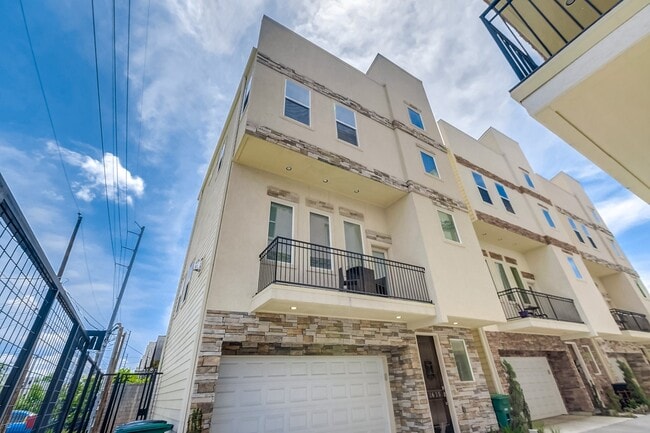 Photo - 1615 Shearn St