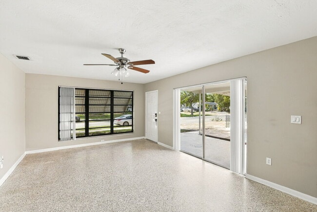 19101 SW 89th Ct