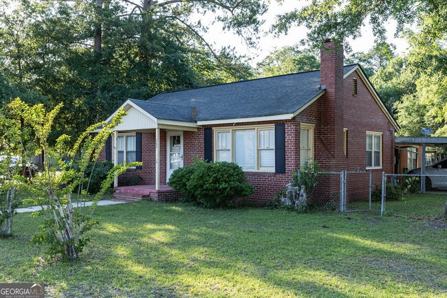 Photo - 204 E Fourth St