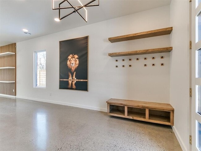 Photo - 605 N Idaho Ave