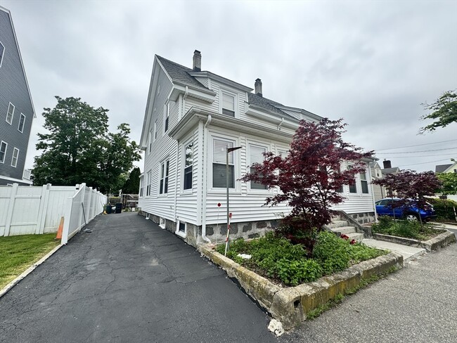 Photo - 114 Intervale St