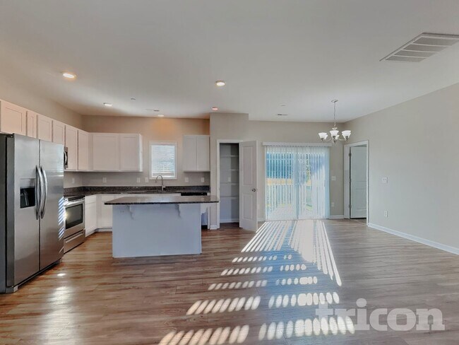 Photo - 185 Southern Pl