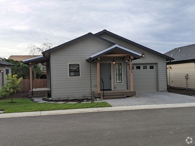 Building Photo - Gorgeous 2-Bedroom, 2-Bath Home In Eugene!