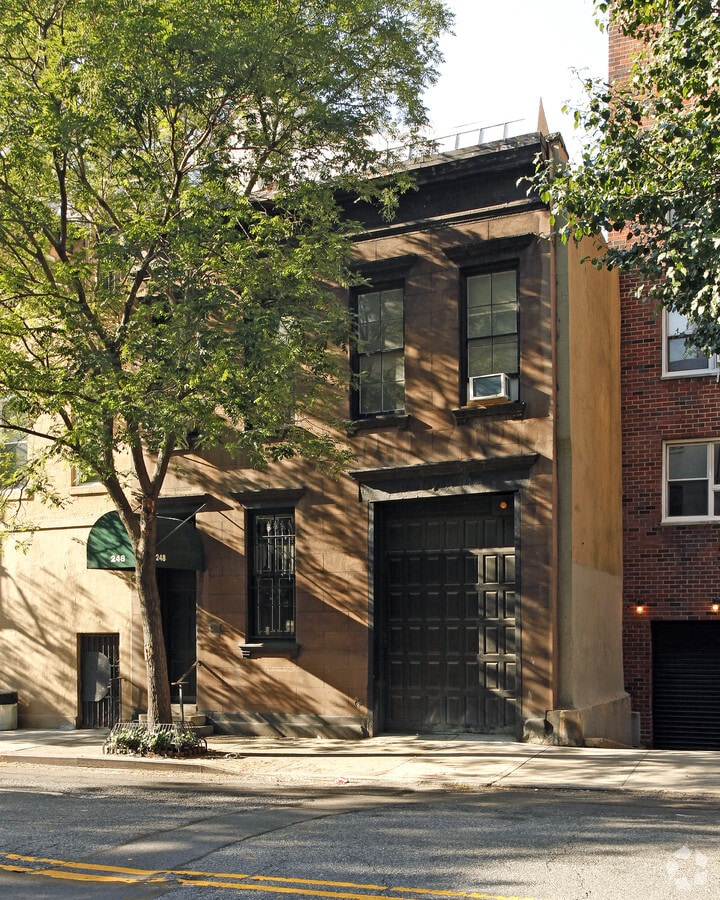Photo - 248 E 35th St Apartments