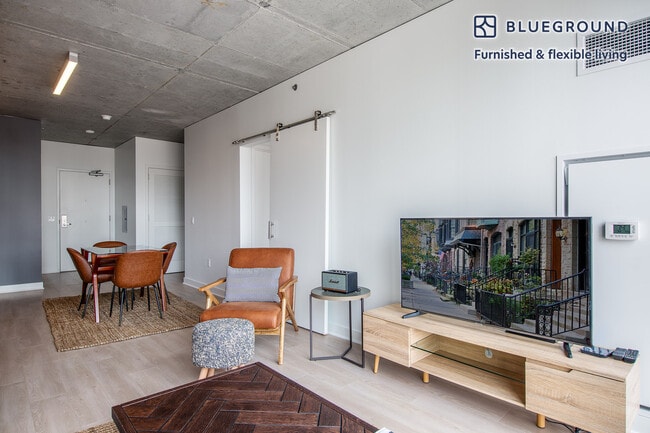 Photo - 311 W Illinois St Unidad SI FL11-ID119