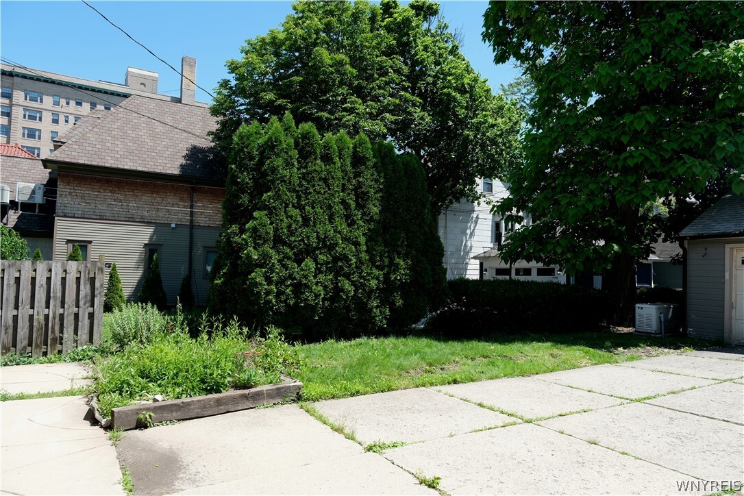 Photo - 753 Lafayette Ave