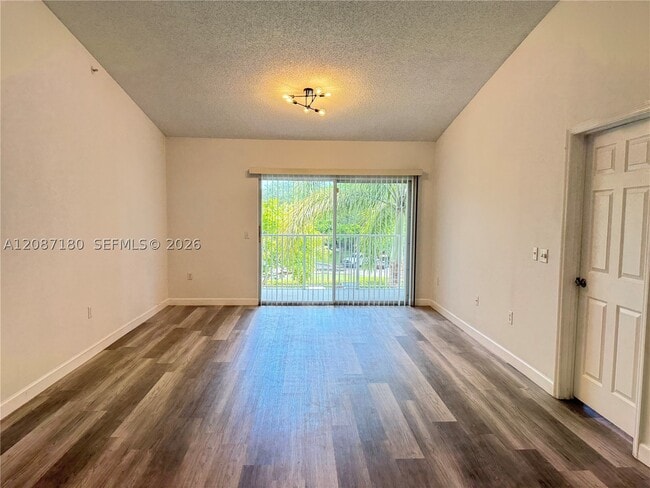 5045 Wiles Rd Unit 303