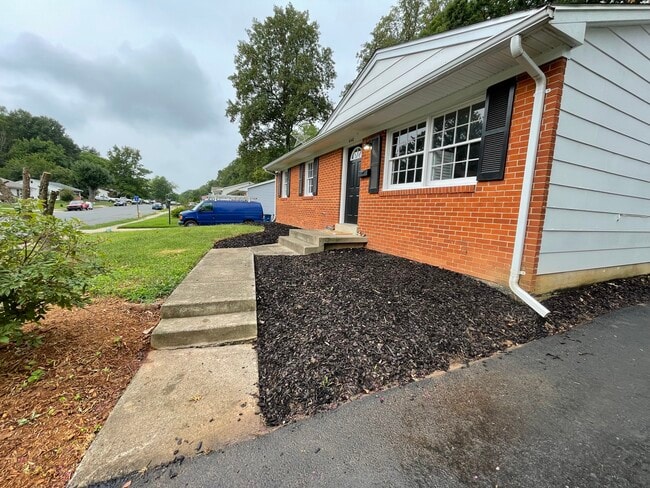 Photo - 4140 Granby Rd