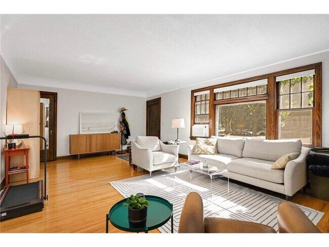 Photo - 4304 Beard Ave S