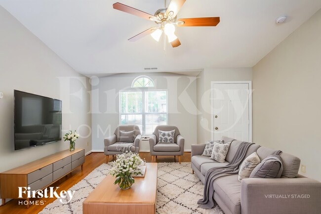 Photo - 110 Waderich Ln