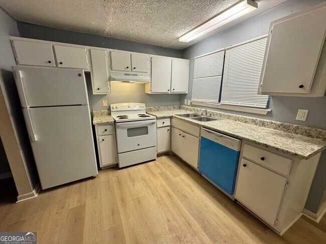 Photo - 3575 Oakvale Rd Unit 911