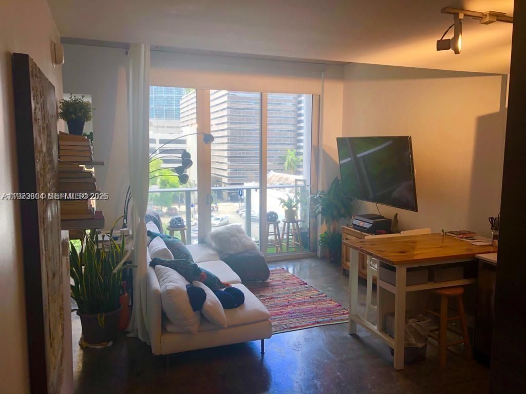 Photo - 151 SE 1st St