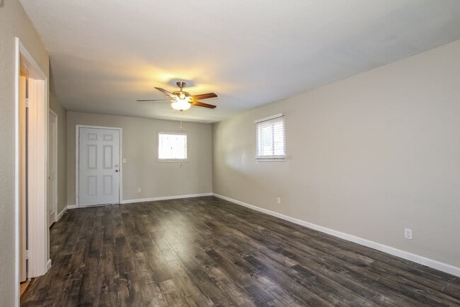 Photo - 5523 W Villa Maria Dr