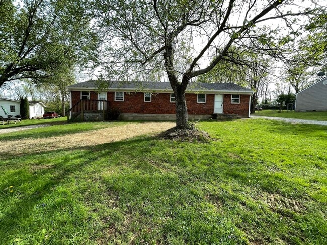 Building Photo - 261-263 Stuart Avenue Duplex Unit 263 Stuart
