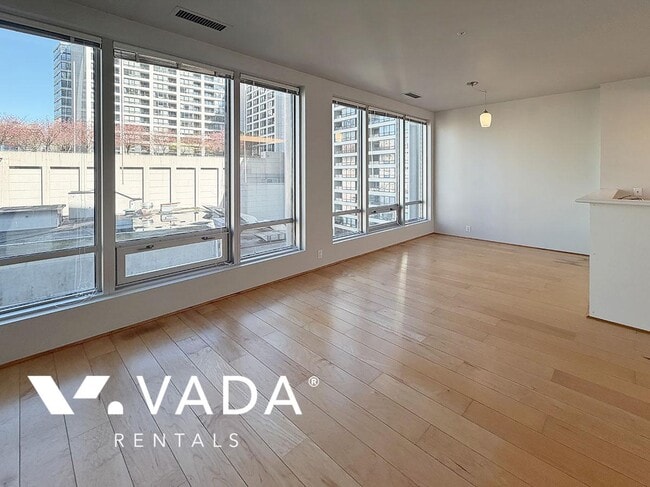 Building Photo - Electra 1 BR APT Rental 510-989 Nelson St Vancouver: VADA Unit 510