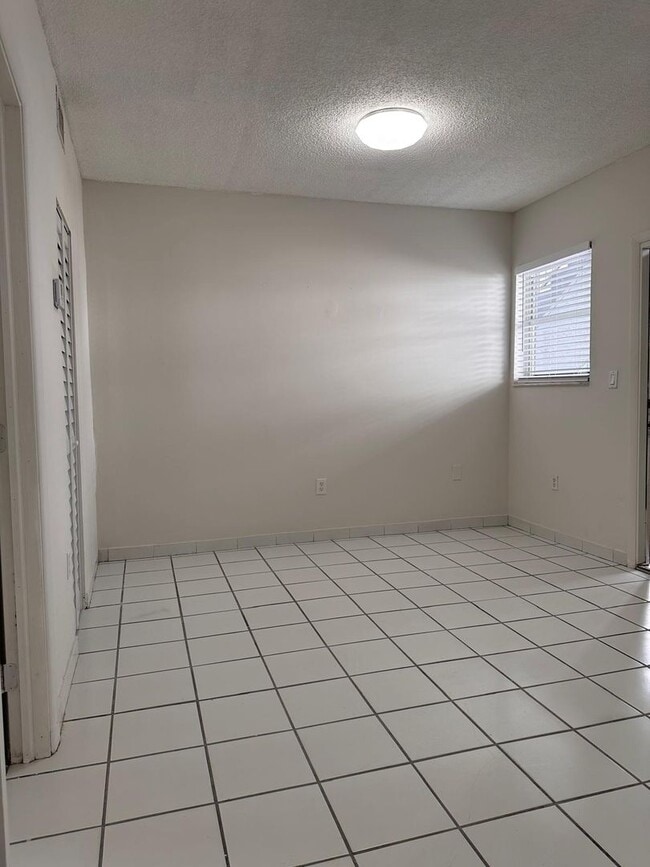 Kina Hialeah Apartments