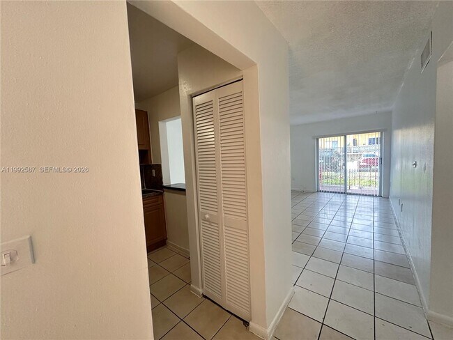 Photo - 1008 NW 45th Ave Unidad 04