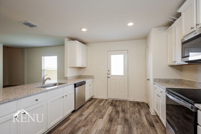 Photo - 11018 Yonder Flts