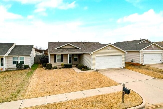 Photo - Amazing 3bed 2 Bath 2 Car Garage in Marble Leaf Addn Edmond OK