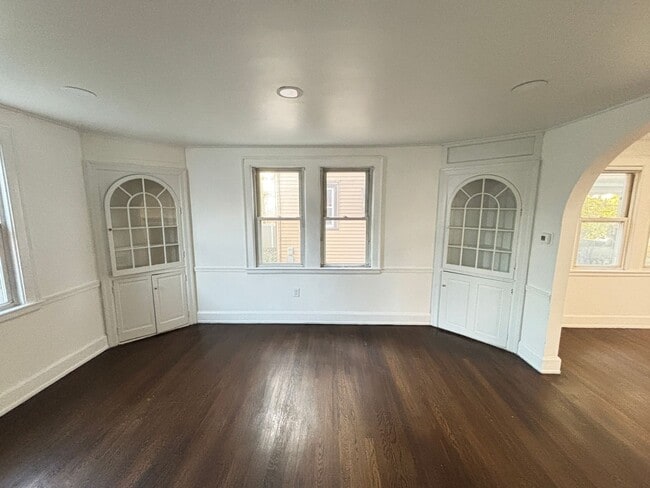 Photo - 409 E Washington Ave