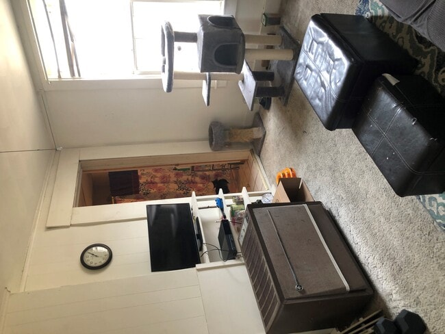 Photo - 547 Niagara St