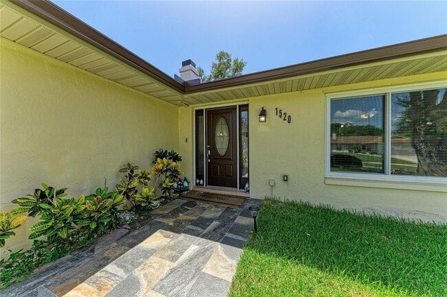 1520 Sunnyhills Dr