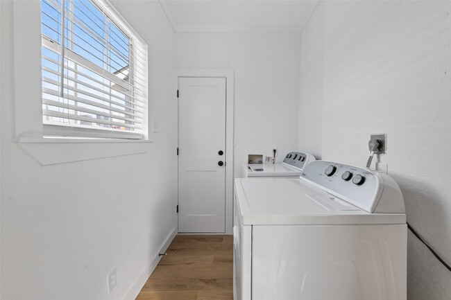 Photo - 2202 Hutchins St Unit C