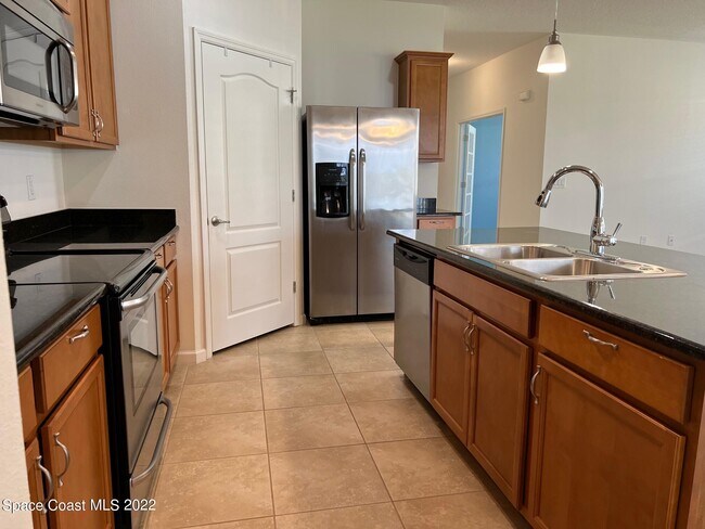 Photo - 728 Remington Green Dr SE