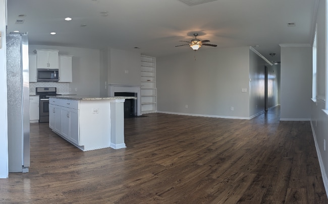 Photo - 115 Yorkshire Dr