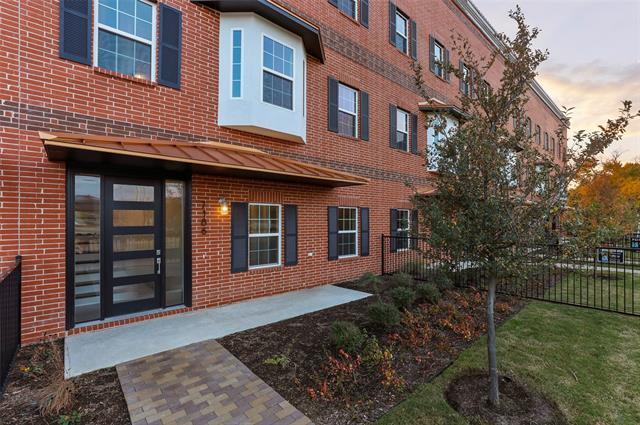 Photo - 7186 Birch Mews