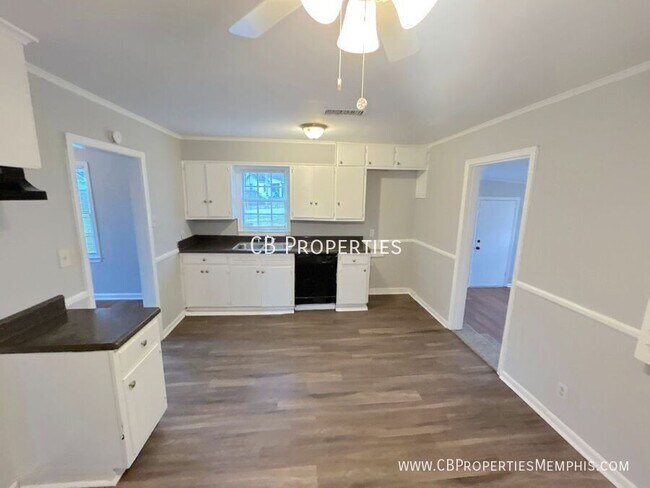 Photo - 1115 Echles St