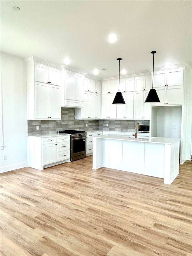 Photo - 2316 S 31st Pl