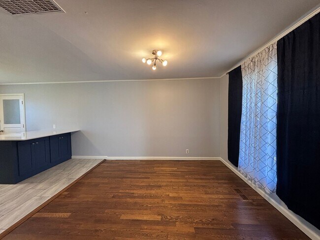 Photo - Perfect and Updated Rental close to TU!