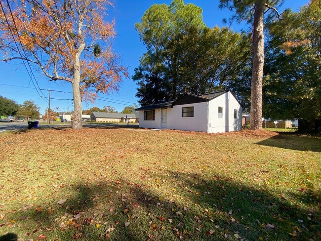 Photo - Quaint Brick house in Downtown Burgaw