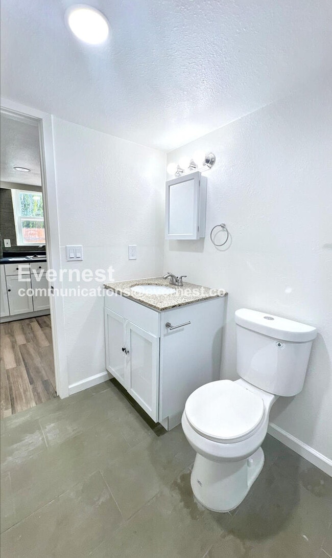 Photo - 3226 Smart Ave Unit b