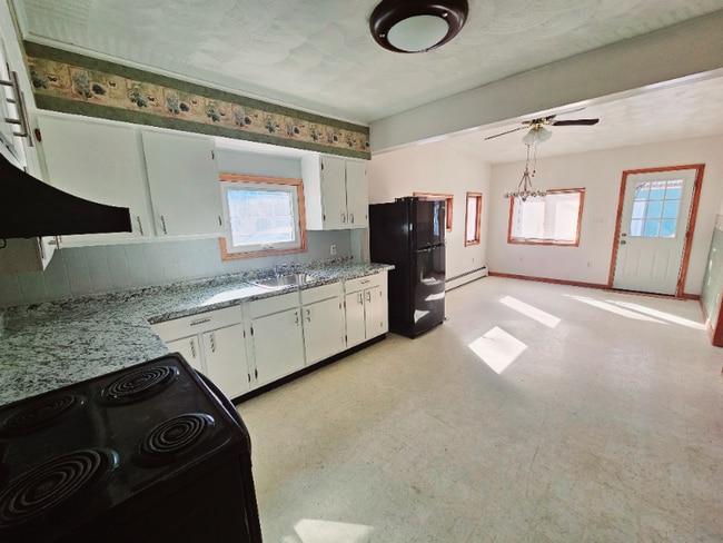 Photo - 74 Ackley Ave Unidad 1