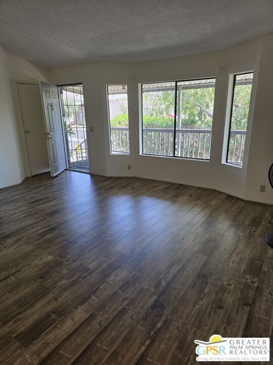 Photo - 15300 Palm Dr