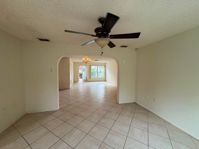 Photo - 9945 Woodridge Ct