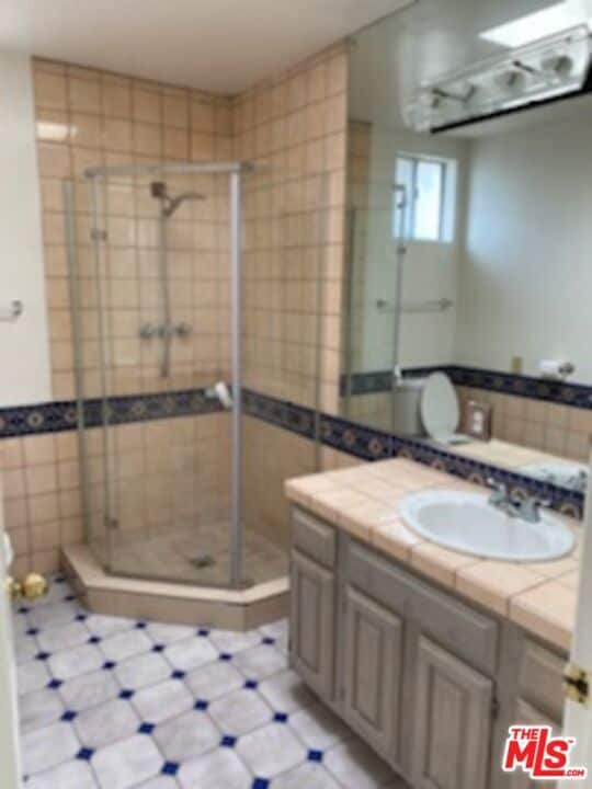 Photo - 17600 Calvert St