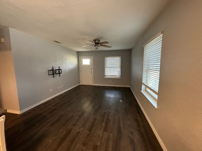 Photo - 901 Marilyn Dr