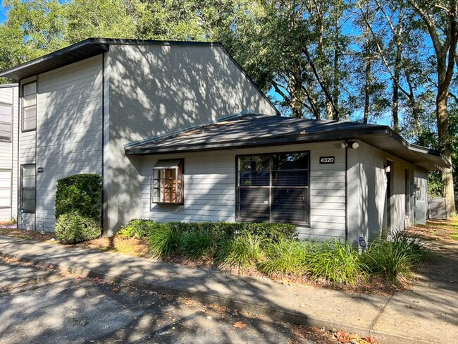 Building Photo - 2BR/1BA Flat in Marchwood - Available Nove... Rental
