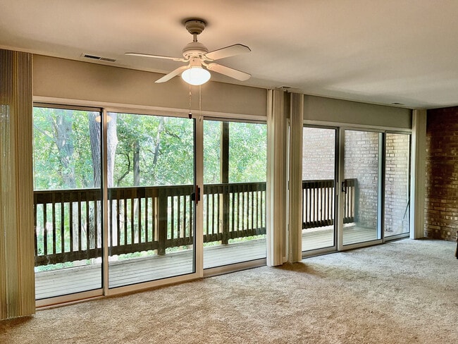 Photo - 5817 Oakwood Dr Unidad D